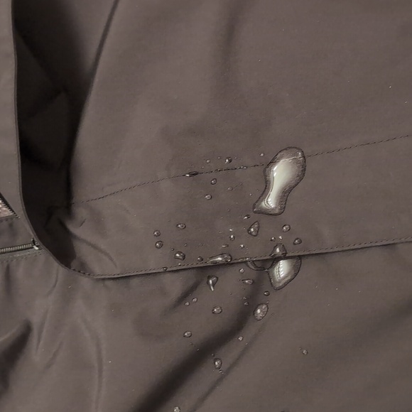 Helly Hansen Black Hooded Windbreaker Jacket - Picture 13 of 13